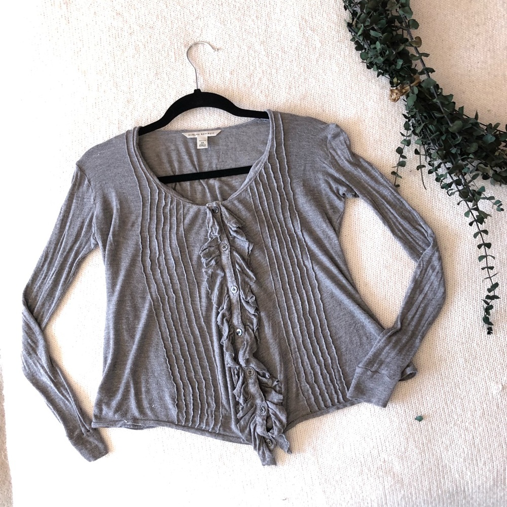 Banana Republic Petite grey ruffled top - X-Small